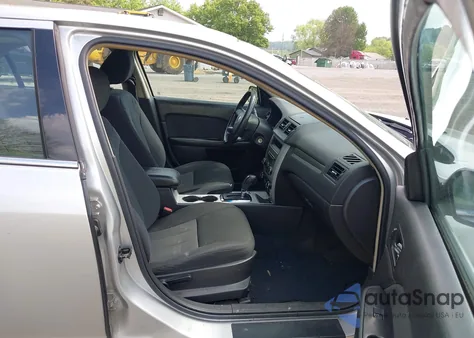 2011 Mercury Milan from USA, damaged, VIN 3MEHM0HA5BR602401